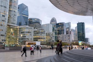 贵金属反弹带动矿业股大涨，欧股小幅走高再创历史新高