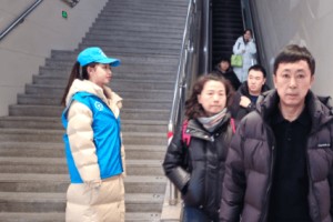 青年志愿者张雯：用真情与热忱服务旅客出行